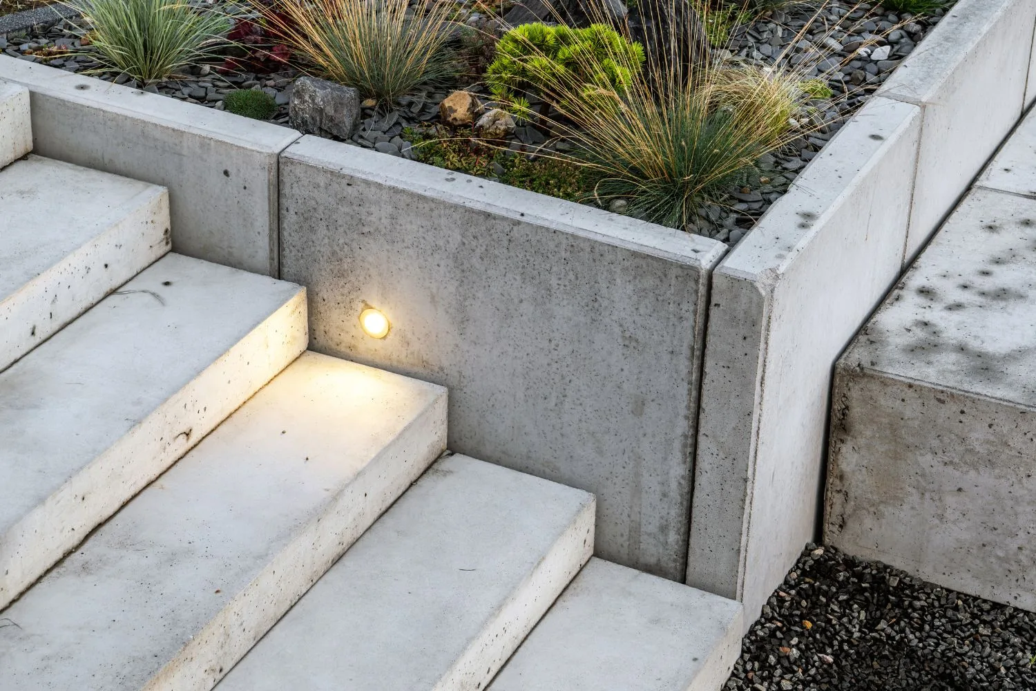 Concrete steps with a slip-resistant finish